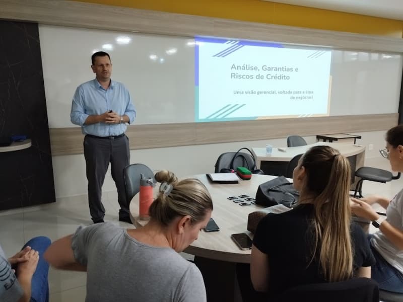 Analista de Crédito palestra para Gestão Financeira e Processos Gerenciais