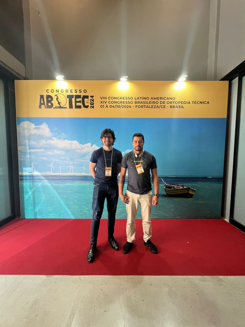 Técnicos ortopédicos das Clínicas FAG participam de congresso internacional para aprimorar técnicas ortopédicas