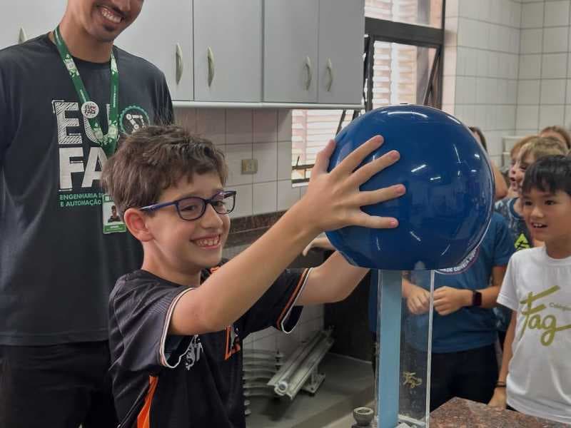 Alunos do Fundamental I realizam aulas práticas na estrutura do Centro FAG
