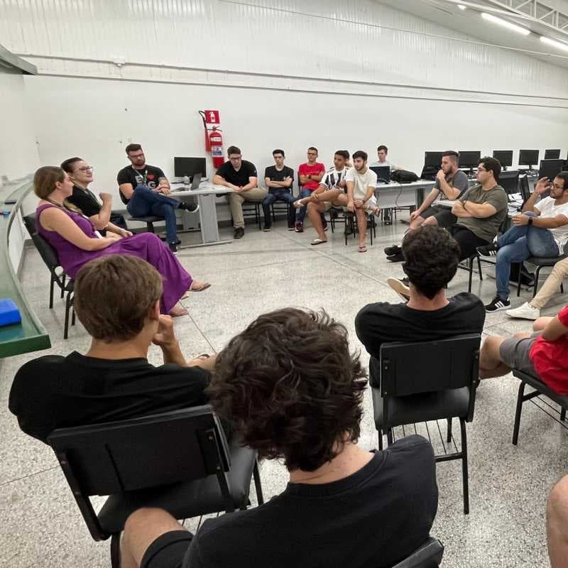 Alunos discutem relacionamento interpessoal e saúde mental na FAG Toledo