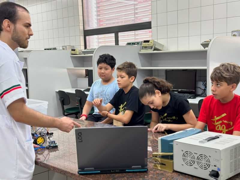 Robótica: primeiras aulas apresentam novo mundo aos alunos