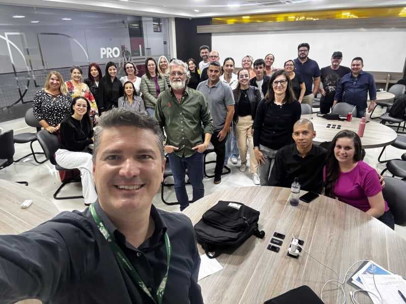 Curso de Negócios Imobiliário realiza bate-papo com Delegado Regional do Creci PR