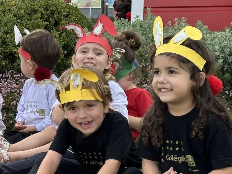 Alunos do Colégio FAG se divertem com atividades da Semana da Páscoa