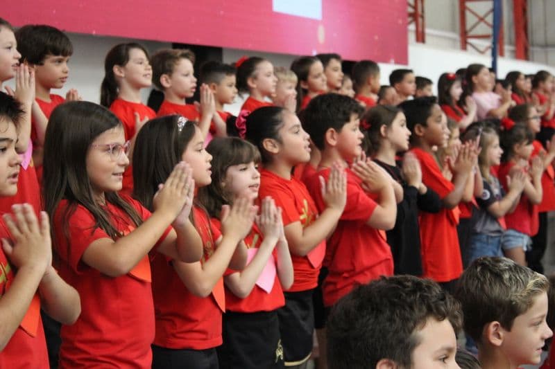 Colégio FAG realiza homenagens às mães com programação especial durante a semana