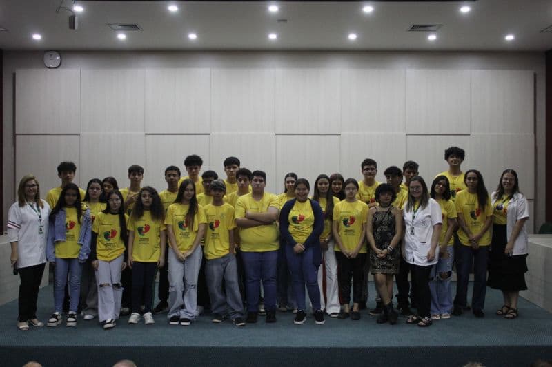 FAG celebra a formação de jovens com entrega de certificados e palestra para aprendizes