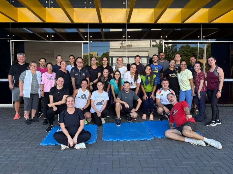 Professoras de Educação Física participam de curso sobre práticas de aventura nas escolas