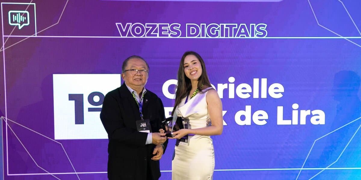 Egressa de Jornalismo da FAG conquista 1º lugar no Prêmio Sistema Fiep de Jornalismo