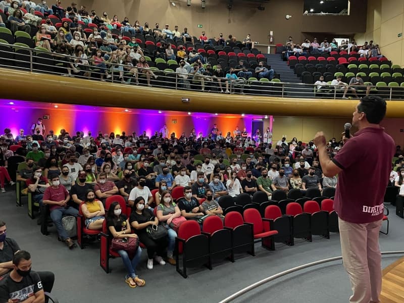Calouros FAG são recepcionados em evento de integração